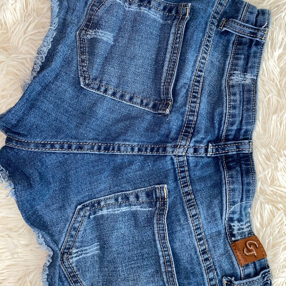 Thrifted shorts - Picture 2 of 2